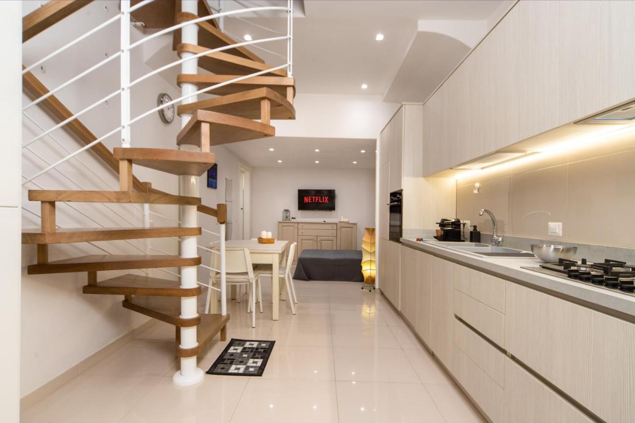 Centro Storico - Casa Con Wi-Fi E 4 Posti Letto In Via Dei Tribunali Apartment Naples Exterior photo