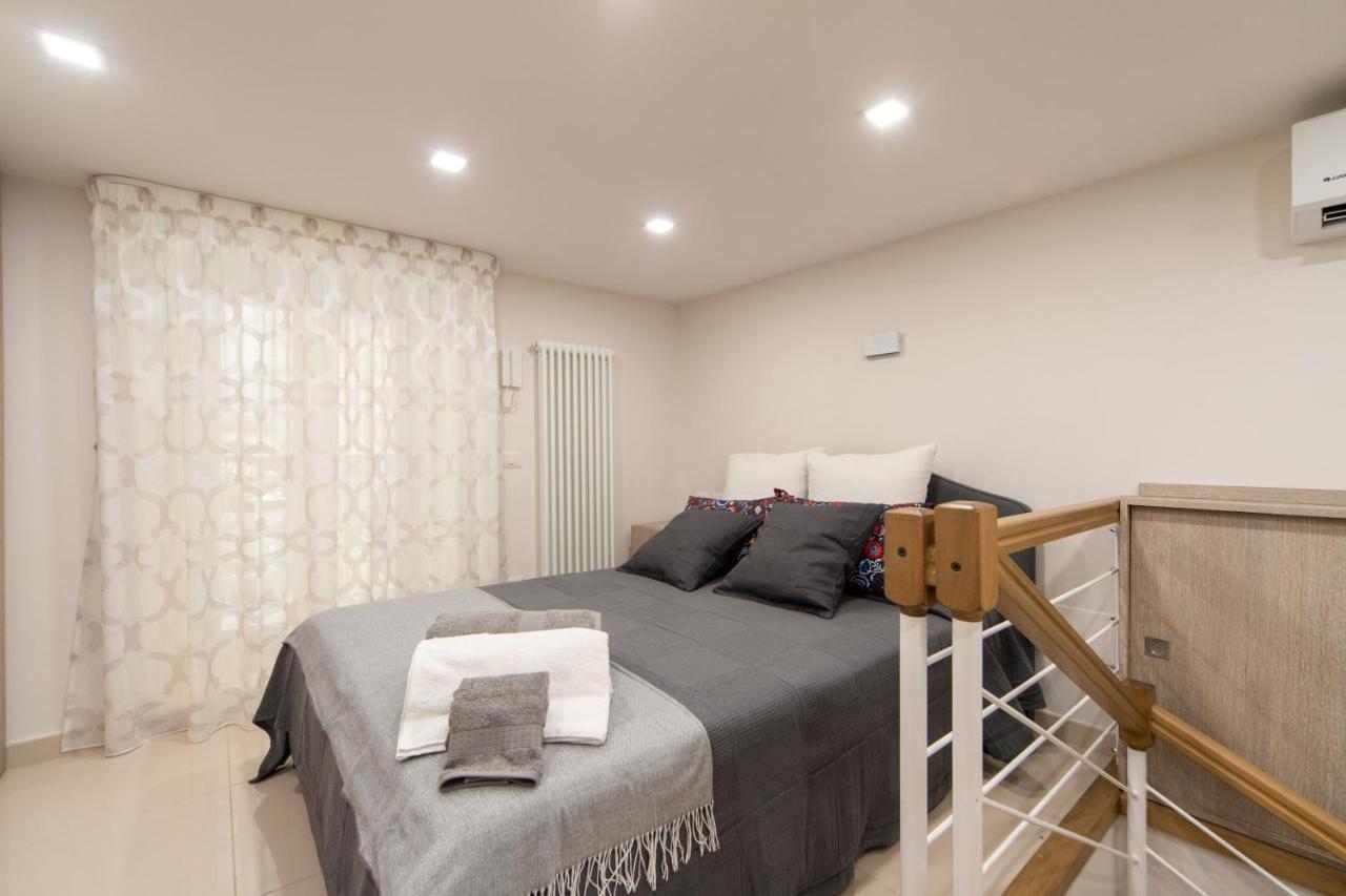 Centro Storico - Casa Con Wi-Fi E 4 Posti Letto In Via Dei Tribunali Apartment Naples Exterior photo